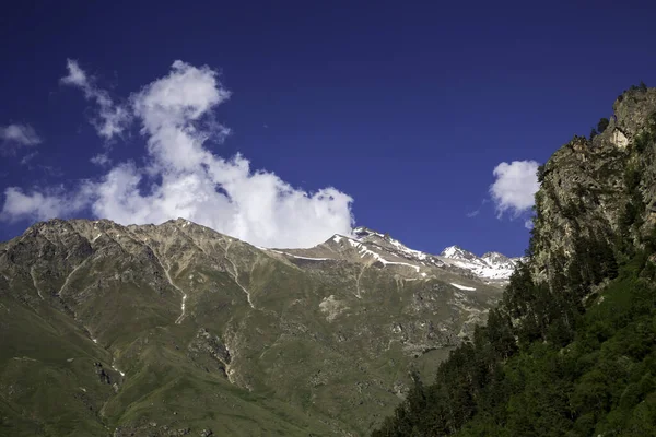 Berglandschaft Ein Wunderschönes Panorama Auf Hohe Berge Natur Des Nordkaukasus — Stockfoto