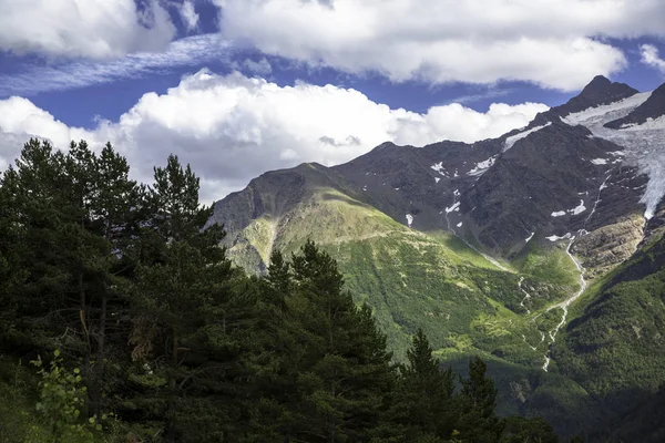 Paisaje Montaña Hermoso Panorama Las Altas Montañas Naturaleza Del Cáucaso — Foto de Stock