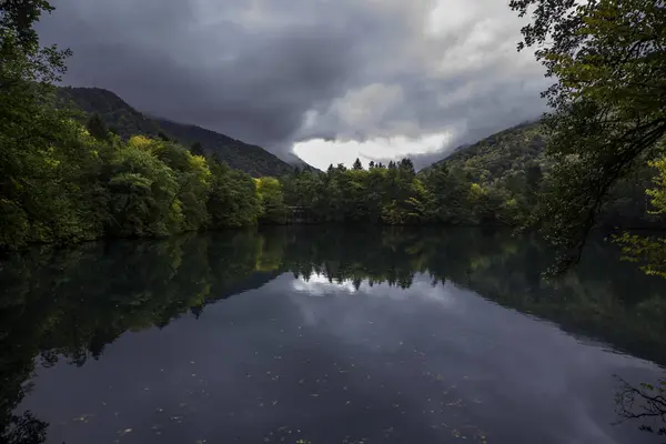 Bergsee Schöne Aussicht Auf Den See Mit Blauem Wasser Den — Stockfoto