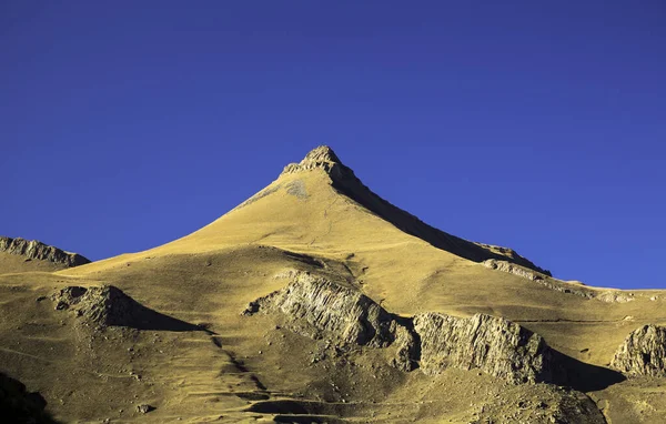 Bergfelsen Die Wunderschöne Schlucht Mit Hohen Felsen Natur Des Nordkaukasus — Stockfoto