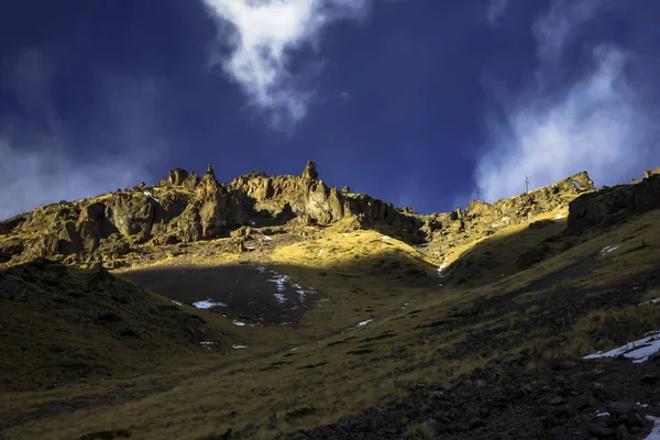 Des Rochers Belle Gorge Avec Hauts Rochers Nature Caucase Nord — Photo