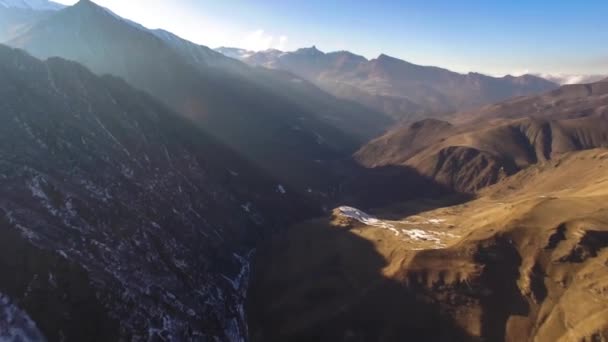 Flug Über Die Bergschlucht Natur Des Nordkaukasus — Stockvideo