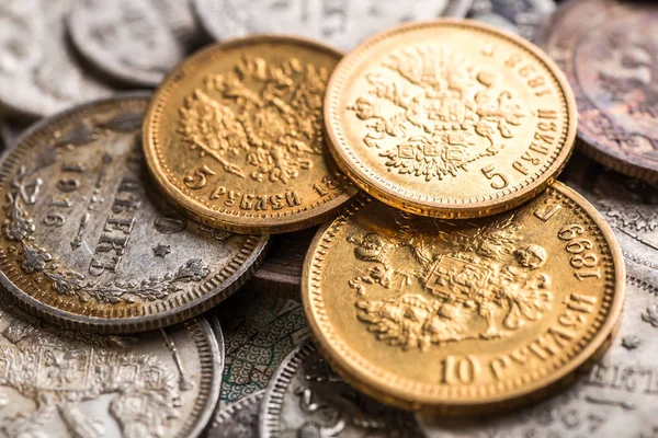 Kraliyet altın sikke. Erken yirminci c Rus gümüş sikke