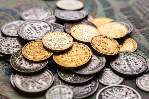 Kraliyet altın sikke. Erken yirminci c Rus gümüş sikke