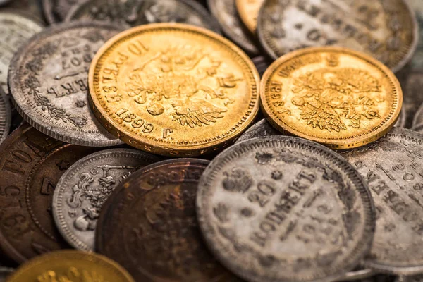 Kraliyet altın sikke. Erken yirminci c Rus gümüş sikke