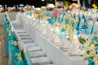 Romantik bir akşam yemeği kurulum - düğün