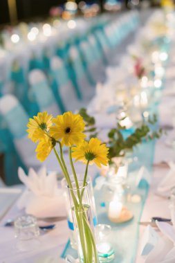 Romantik bir akşam yemeği kurulum - düğün