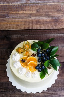 Vanilya krem peynir pasta portakal ve üzüm ile