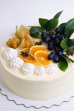 Vanilya krem peynir pasta portakal ve üzüm ile