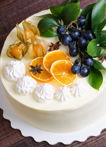 Vanilya krem peynir pasta portakal ve üzüm ile