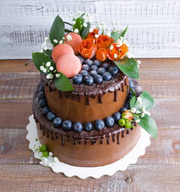 Düğün pastası Güllü çikolata iki katmanlı