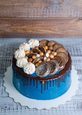 Çikolata renkli damla krem peynir pasta kurabiye ile