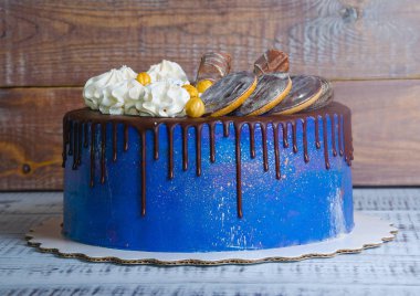 Çikolata renkli damla krem peynir pasta kurabiye ile