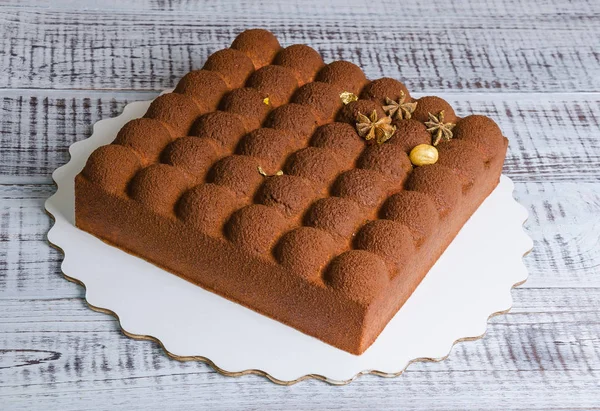 Vierkant chocolade velours mousse taart — Stockfoto