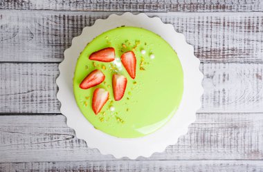 ayna sır Mus kek çilek ve antep fıstığı