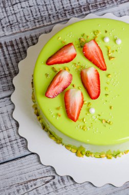 ayna sır Mus kek çilek ve antep fıstığı