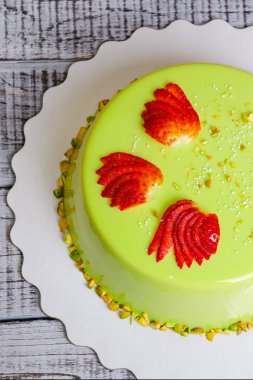 ayna sır Mus kek çilek ve antep fıstığı