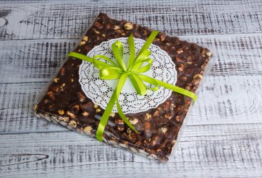 çikolatalı fındıklı lokum şekerleme Portakal likörü ve BIS ile