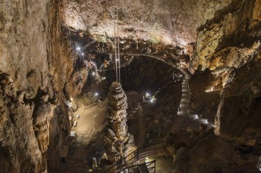 Grotta Gigante Trieste İtalya detayları