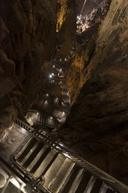 Grotta Gigante Trieste İtalya detayları