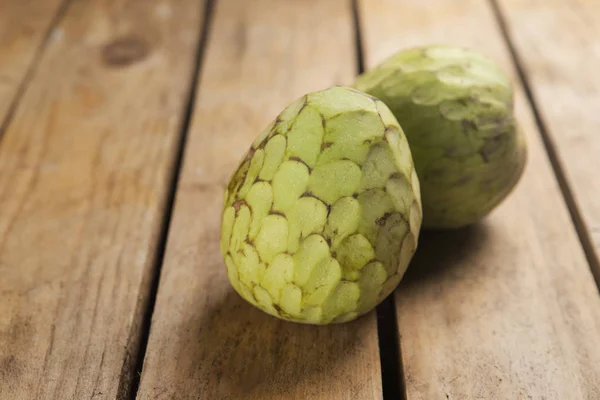 Chirimoya fruta tropical con un sabor dulce e intenso — Foto de Stock