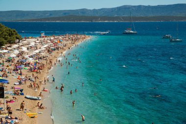 Hırvatistan Brac Adası üzerinde altın boynuz
