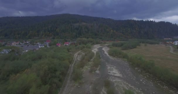 Luchtfoto van Prutets-Chemehivskyi rivier, Oekraïne — Stockvideo