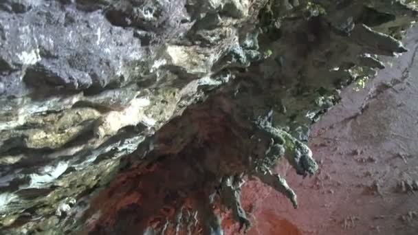 Сталактити в печері Меліссані — стокове відео