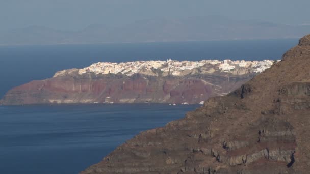 Imerovigli si affaccia sulla caldera di Santorini — Video Stock