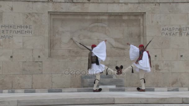 Penjaga Kepresidenan Yunani pada tugas seremonial — Stok Video