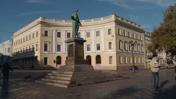 Szobra a Duc de Richelieu, Odessa — Stock videók