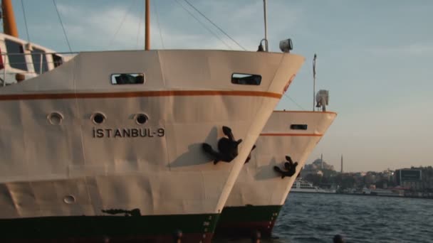 Bow of a Bosporus ferry Estambul, Turquía — Vídeo de stock