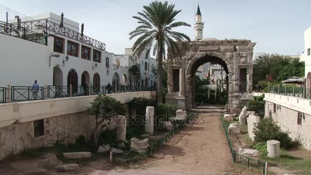 Арка Марка Аврелия в Медине Триполи , — стоковое видео
