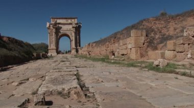 Düşük, Arch Septimius Severus Leptis Magna içinde geniş çekim