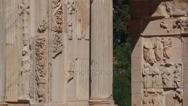 Details of the frescos on the Arch of Septimius Severus — Stock Video