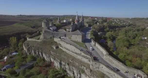 Luchtfoto camera statische Kamianets-Podilsk-kasteel — Stockvideo