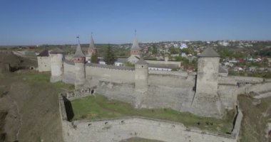 Kamianets-Podilsk kaleden hava kamera sinekler