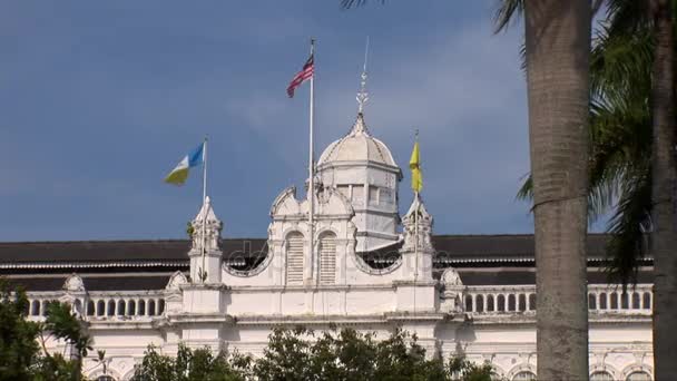 Malaysian flag over town hall Penang — Stock Video