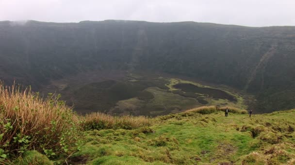 Cabeo Gordo een vulkanische Caldera op het eiland van Faial, op de Azoren — Stockvideo
