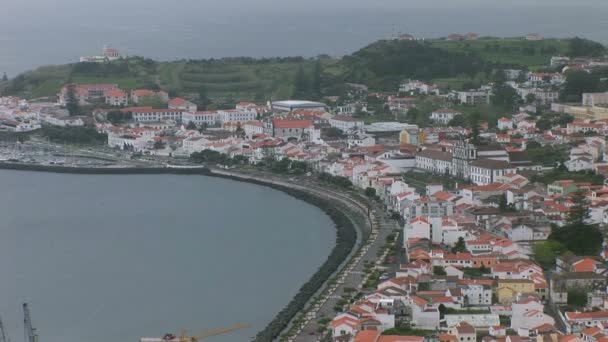 Blick auf horta vom pont da espalamaca auf den Azoren — Stockvideo