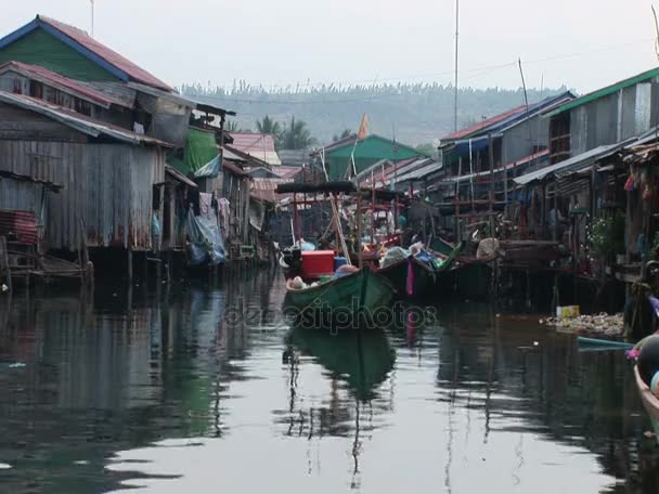 Rybářská vesnice Sihanoukville — Stock video