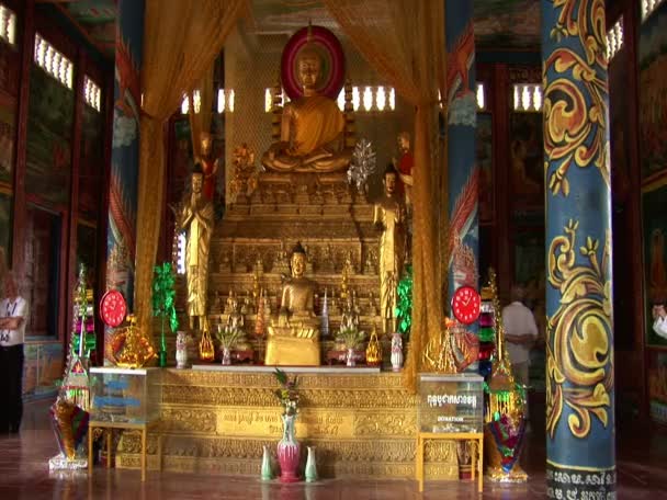 O Templo Budista Wat Krom — Vídeo de Stock