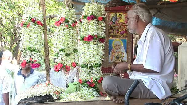 India florista crear guirnaldas — Vídeos de Stock