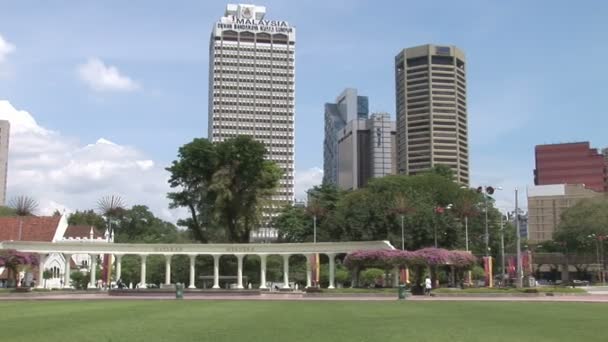 Skyline de la ciudad de Merdeka Square — Vídeos de Stock