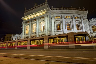 Burgtheater Viyana tramvay gece atış