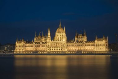Macaristan Parlamentosu'nun gece atış geniş statik