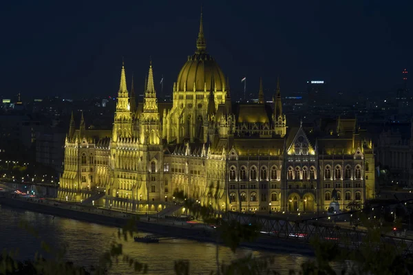 Magyar Parlament éjjel — Stock Fotó