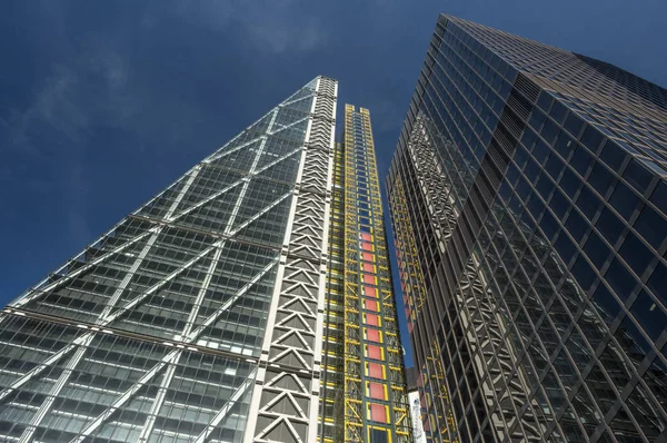 Tittar upp på Leadenhall byggnad London — Stockfoto