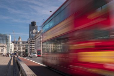 Londra köprüden Londra veri yolu hızları