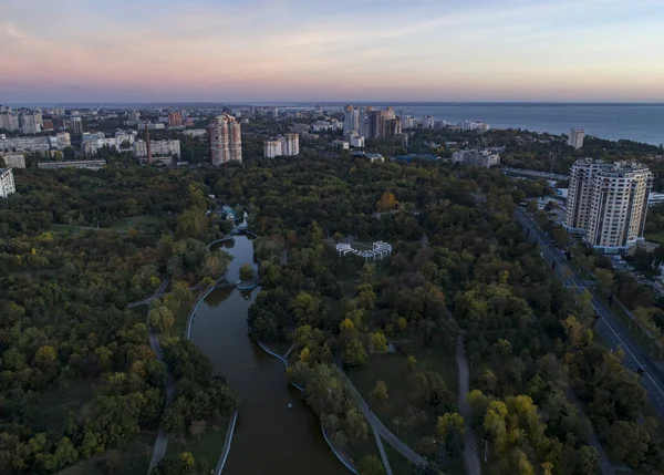 Аэросъемка парка Победы в Одессе на восходе солнца — стоковое фото